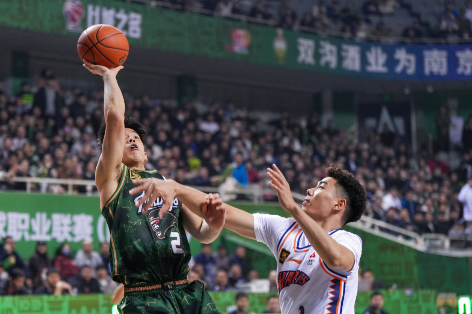 关于北京球队将在中国顶级联赛与上海球队争胜的信息
